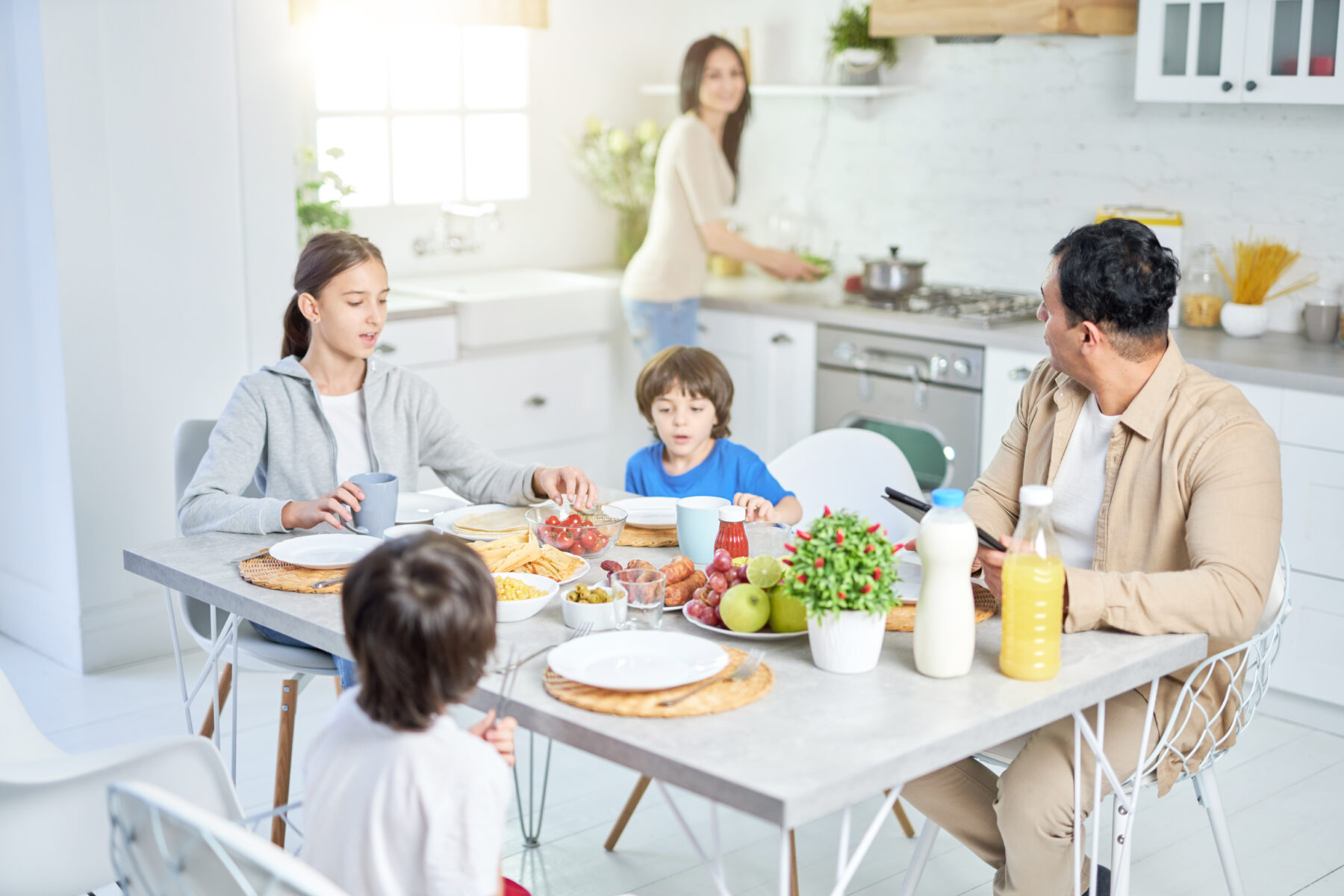 Why 4 in 5 families choose one person to run meal planning